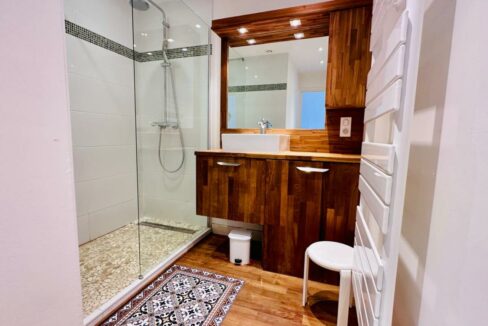 12543-26102025-013753-9