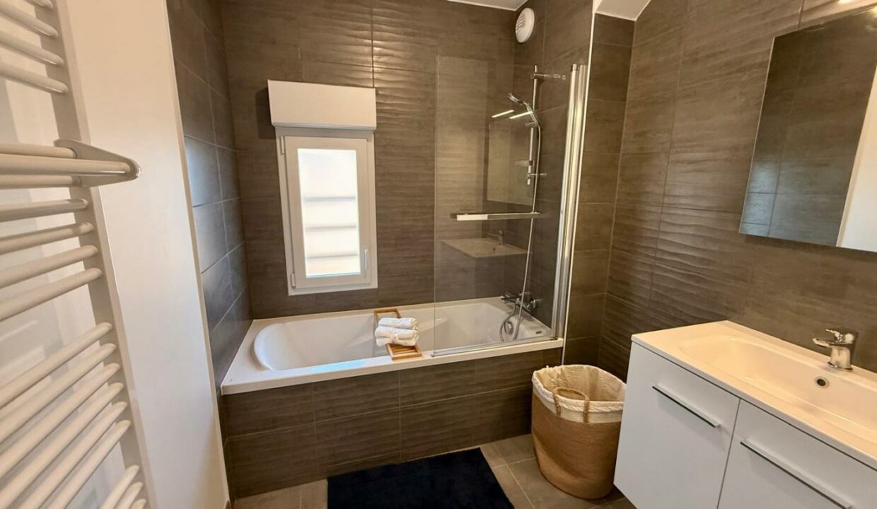 2060-01102025-015750-13