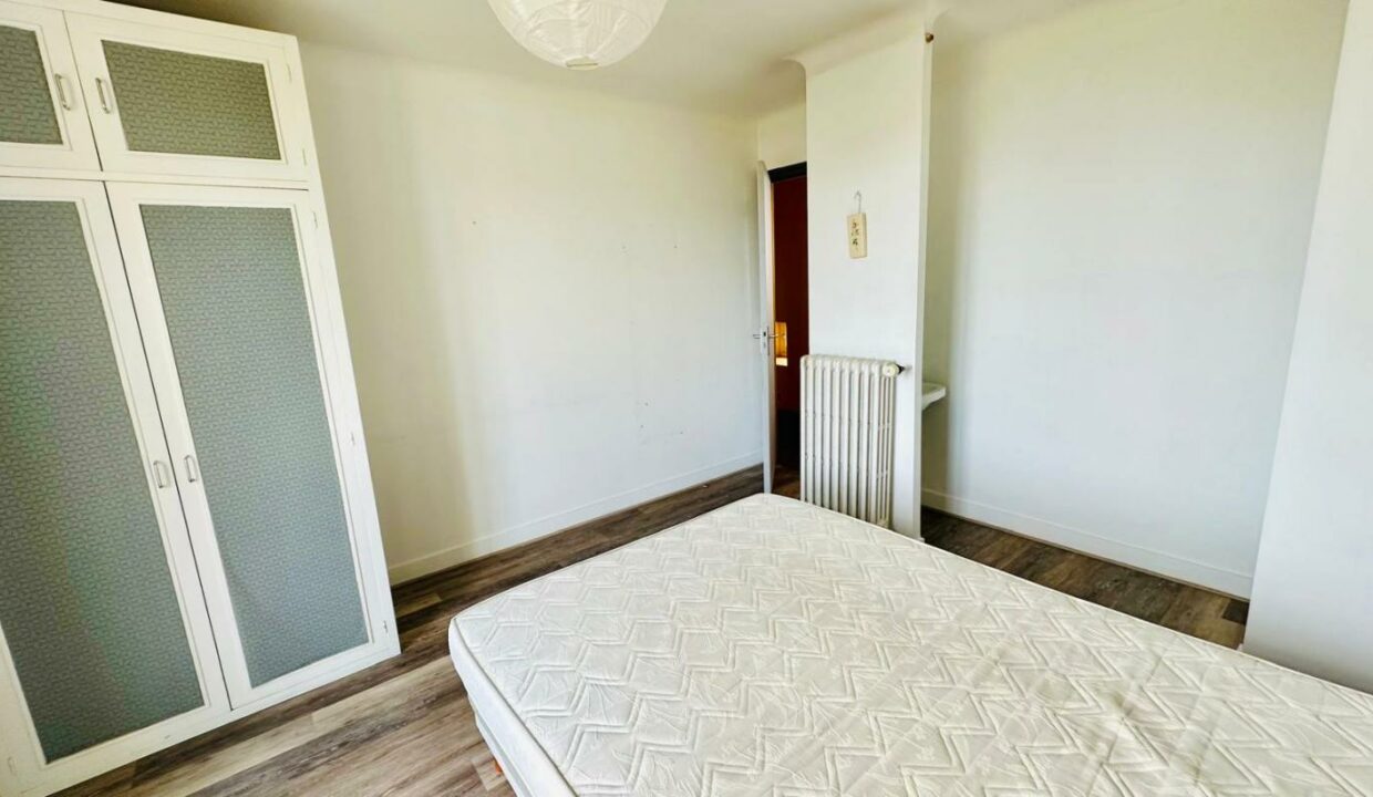 2215-16112025-022908-12