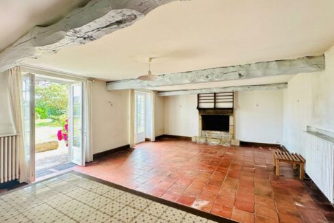 2215-16112025-022908-2