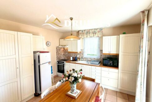 2221-20112025-034253-3