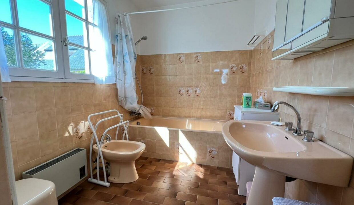 2480-08122025-013444-7