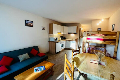 2501-12042026-013849-1